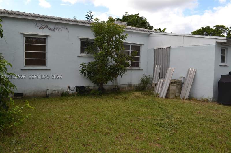5 bedroom SingleFamilyResidence at 4381 SW 16th St, Camner Gables, Miami — photo 4