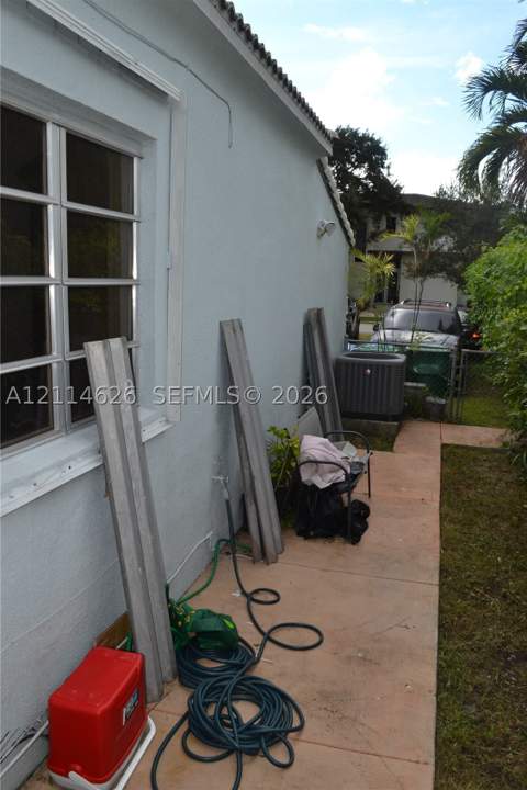 4381 SW 16th St, Miami FL - photo 6 of 18