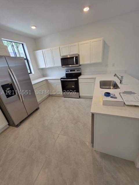 457 NE 12th St, Florida City FL - photo 10 of 15