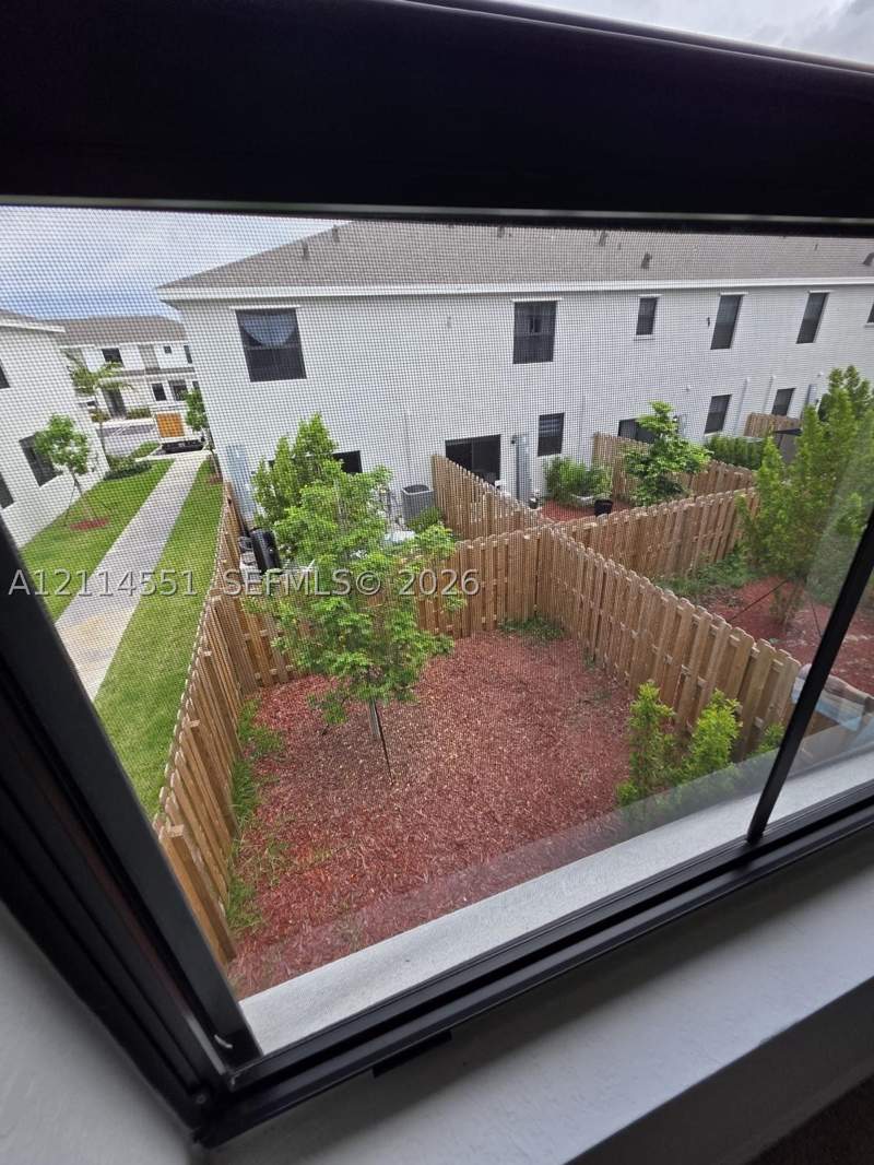 3 bedroom Townhouse at 457 NE 12th St, Miami Land And Developmen, Florida City — photo 3