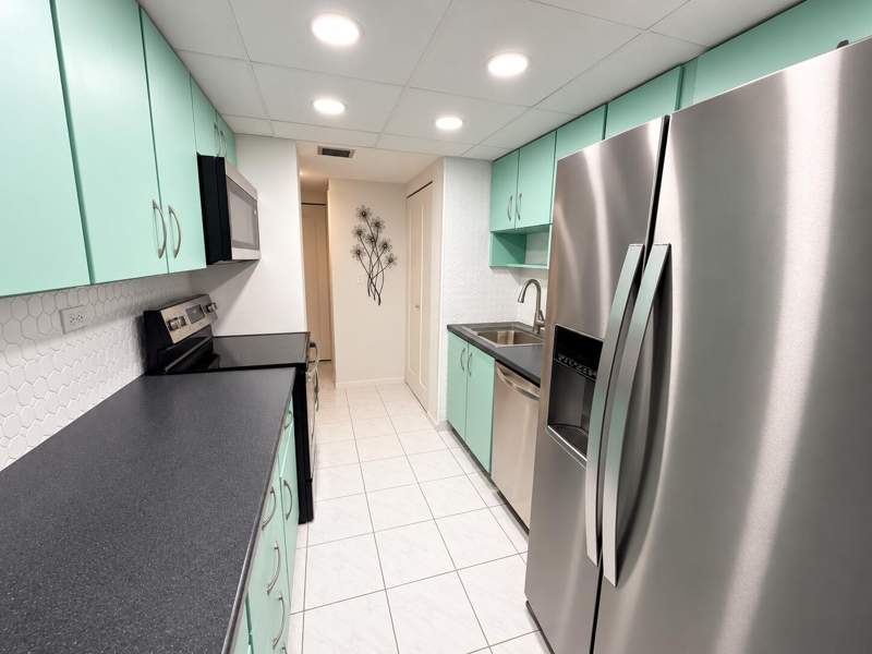 1 bedroom Condominium at 251 174th Street 707, Winston Towers 200, Sunny Isles Beach — photo 3