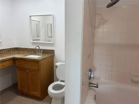 18346 NW 68th Ave K, Hialeah FL - photo 11 of 30
