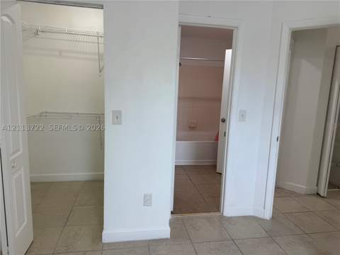 18346 NW 68th Ave K, Hialeah FL - photo 13 of 30