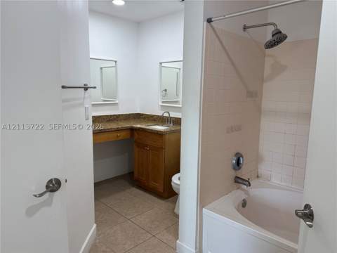 18346 NW 68th Ave K, Hialeah FL - photo 14 of 30