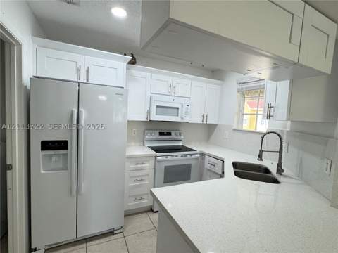 18346 NW 68th Ave K, Hialeah FL - photo 24 of 30