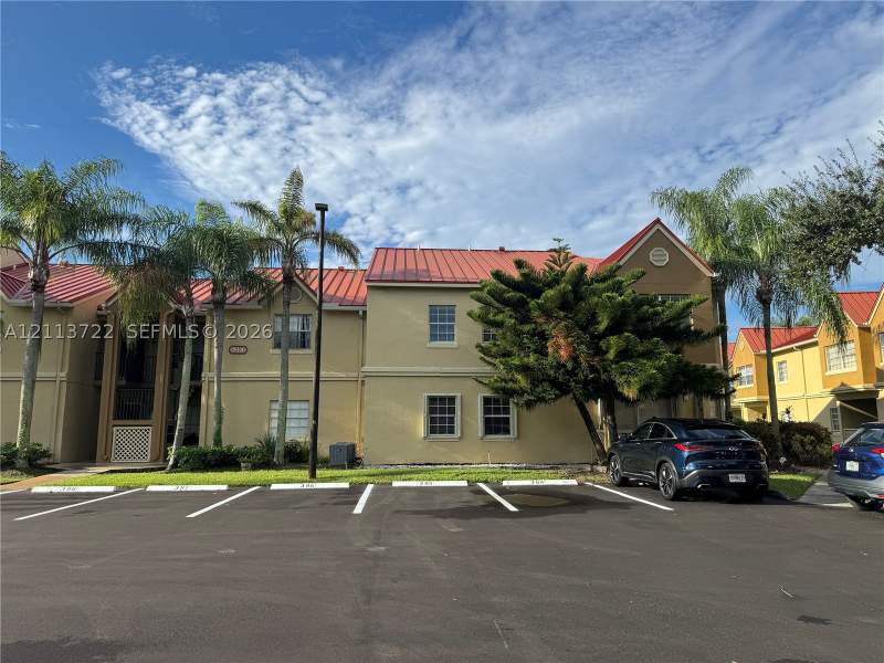 2 bedroom Condominium at 18346 NW 68th Ave K, La Hacienda Country Club, Hialeah — photo 4