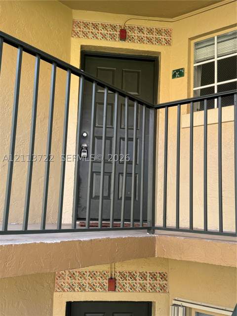 18346 NW 68th Ave K, Hialeah FL - photo 6 of 30