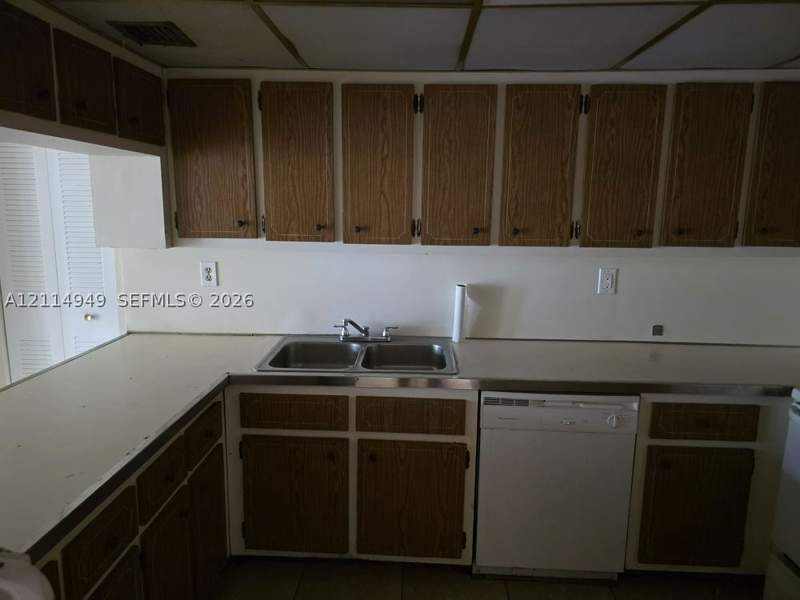 3 bedroom Condominium at 1990 W 56th St 1319, Palm-West Gardens Condo, Hialeah — photo 2