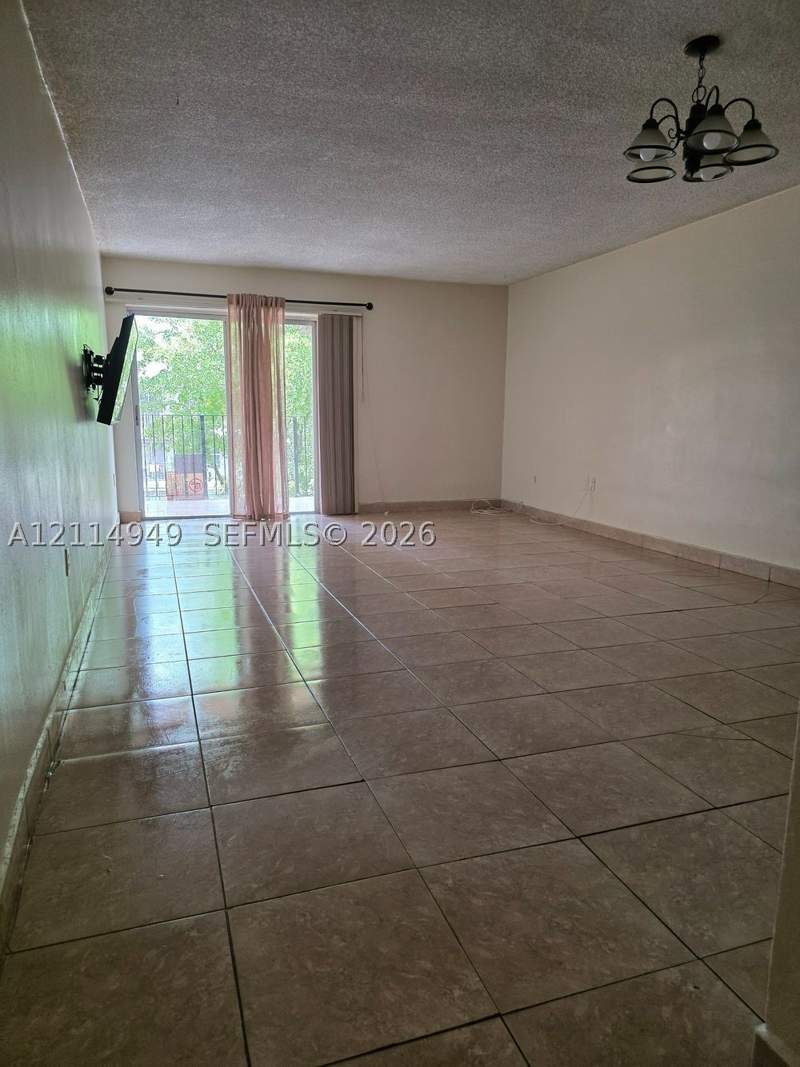 3 bedroom Condominium at 1990 W 56th St 1319, Palm-West Gardens Condo, Hialeah — photo 5
