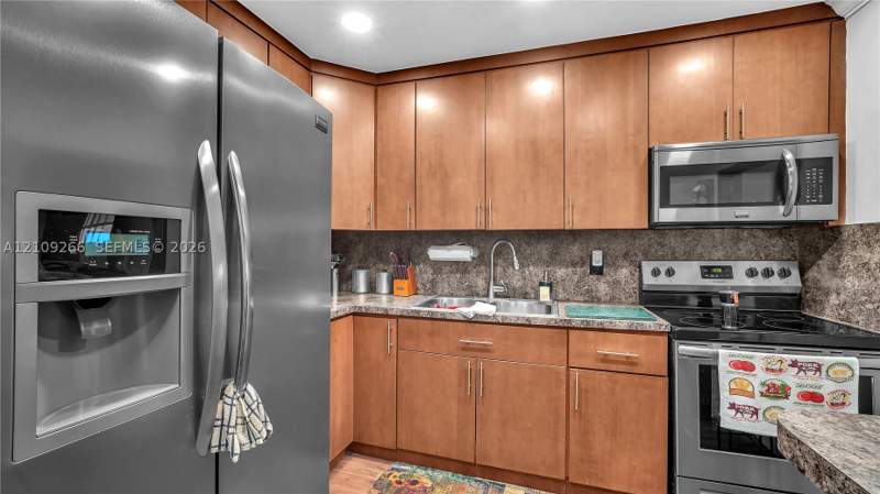2 bedroom Condominium at 1075 W 68th St 403, Boheme Condo, Hialeah — photo 3