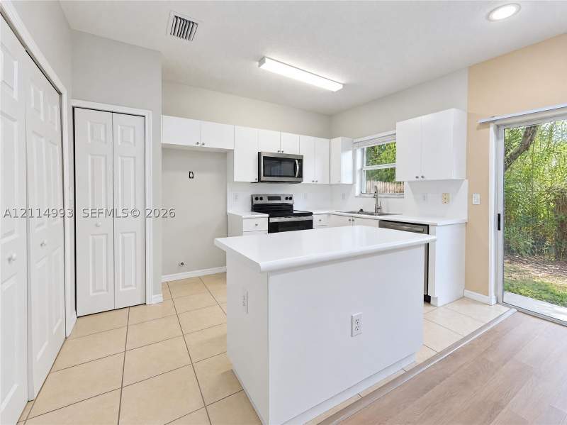 2 bedroom Townhouse at 1526 SE 31st Ct, Venetia Grove, Homestead — photo 2