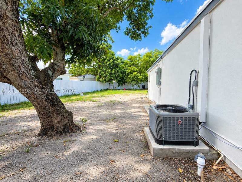 5 bedroom SingleFamilyResidence at 2125 NW 158th St, Bunche Park, Miami Gardens — photo 2