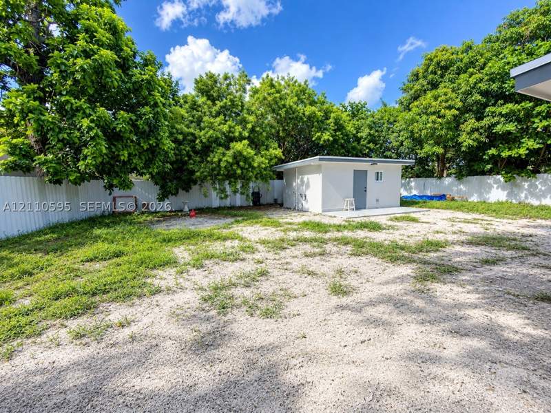 5 bedroom SingleFamilyResidence at 2125 NW 158th St, Bunche Park, Miami Gardens — photo 3