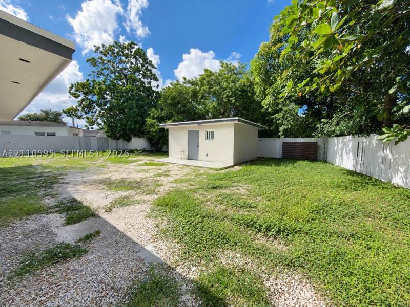 5 bedroom SingleFamilyResidence at 2125 NW 158th St, Bunche Park, Miami Gardens — photo 4