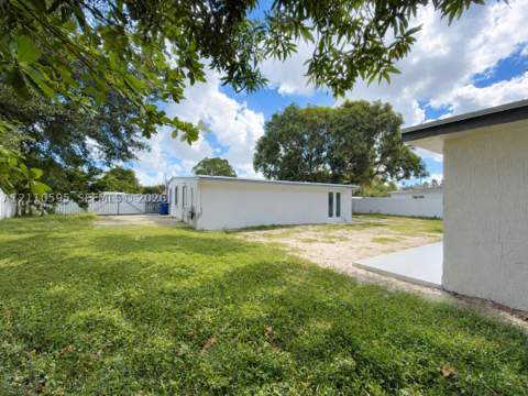 2125 NW 158th St, Miami Gardens FL - photo 6 of 36