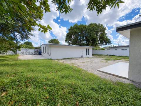 2125 NW 158th St, Miami Gardens FL - photo 7 of 36