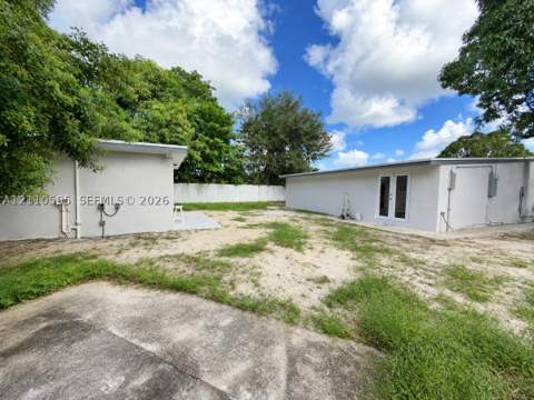 2125 NW 158th St, Miami Gardens FL - photo 8 of 36