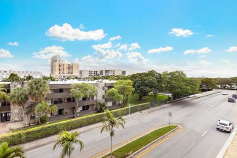 8390 SW 72nd Ave 301, Miami FL - photo 7 of 38
