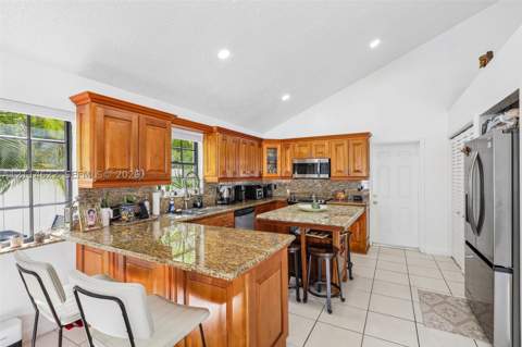 16441 NW 84th Ct, Miami Lakes FL - photo 12 of 48