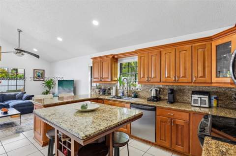 16441 NW 84th Ct, Miami Lakes FL - photo 13 of 48