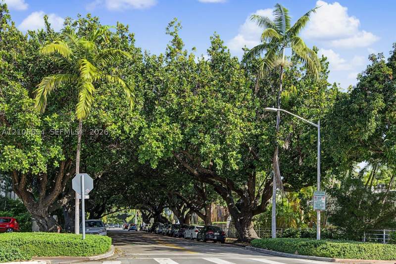 1 bedroom StockCooperative at 659 Meridian Ave 7, Freedom House Inc-Co-Op, Miami Beach — photo 3