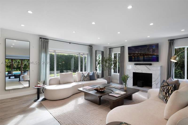 3 bedroom SingleFamilyResidence at 5386 Alton Rd, La Gorce Sub, Miami Beach — photo 4