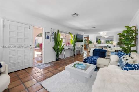 6340 Dolphin Dr, Coral Gables FL - photo 10 of 49