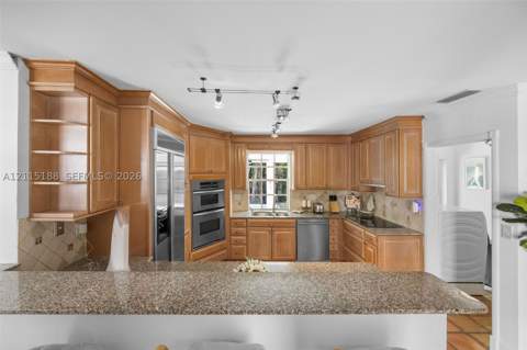 6340 Dolphin Dr, Coral Gables FL - photo 21 of 49