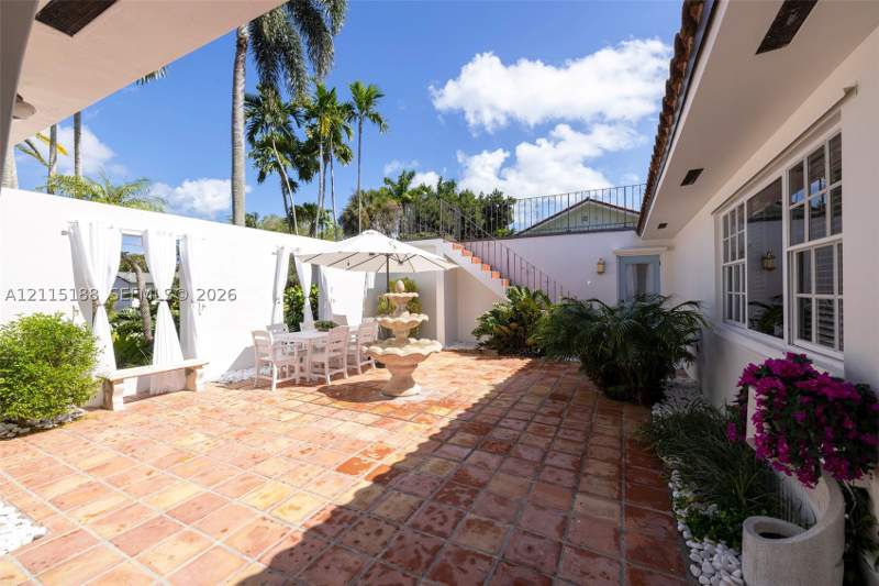 4 bedroom SingleFamilyResidence at 6340 Dolphin Dr, Kings Bay Sub, Coral Gables — photo 5