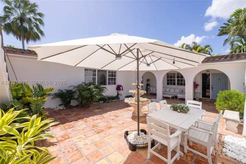 6340 Dolphin Dr, Coral Gables FL - photo 7 of 49