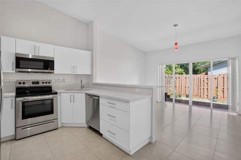 13801 SW 170th Ter, Miami FL - photo 6 of 38