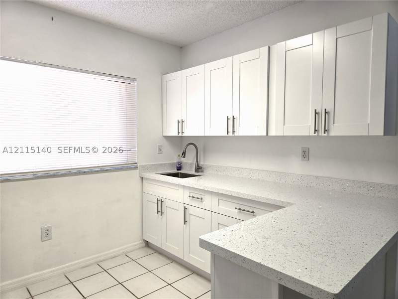 2 bedroom Condominium at 6375 W 27th Way 201, Lago Grande 5-D, Hialeah — photo 3