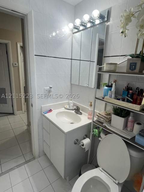 737 SE 8th Pl, Hialeah FL - photo 10 of 11