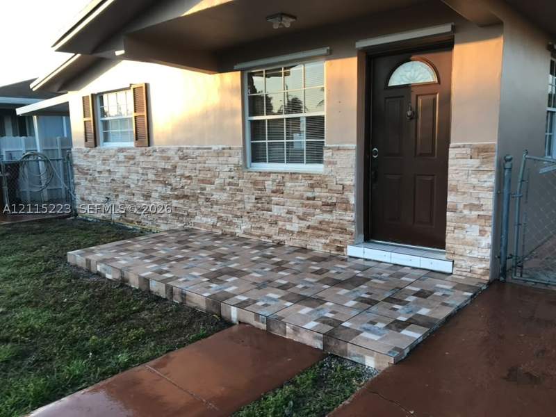 3 bedroom SingleFamilyResidence at 737 SE 8th Pl, Hialeah Park, Hialeah — photo 3
