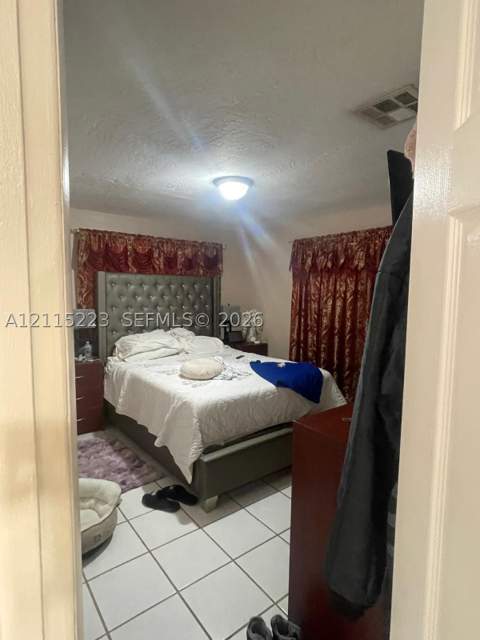 737 SE 8th Pl, Hialeah FL - photo 9 of 11