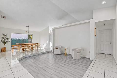 820 NW 132nd Ct, Miami FL - photo 12 of 31