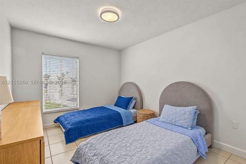 820 NW 132nd Ct, Miami FL - photo 13 of 31
