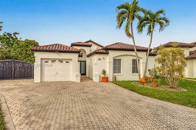 3 bedroom SingleFamilyResidence at 820 NW 132nd Ct, Shoma Homes At Tamiami II, Miami — photo 3