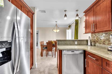14221 Carver Dr, Miami FL - photo 11 of 23