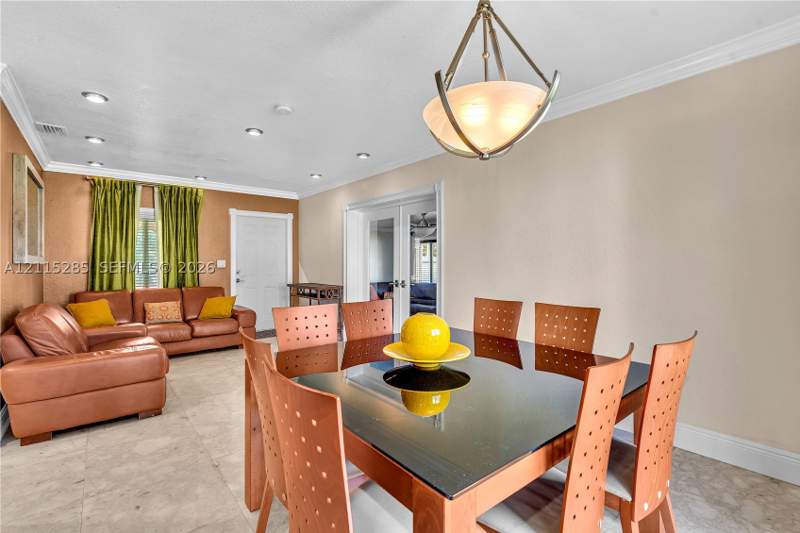 3 bedroom SingleFamilyResidence at 14221 Carver Dr, Richmond Heights, Miami — photo 3