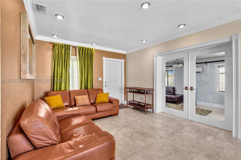 3 bedroom SingleFamilyResidence at 14221 Carver Dr, Richmond Heights, Miami — photo 4