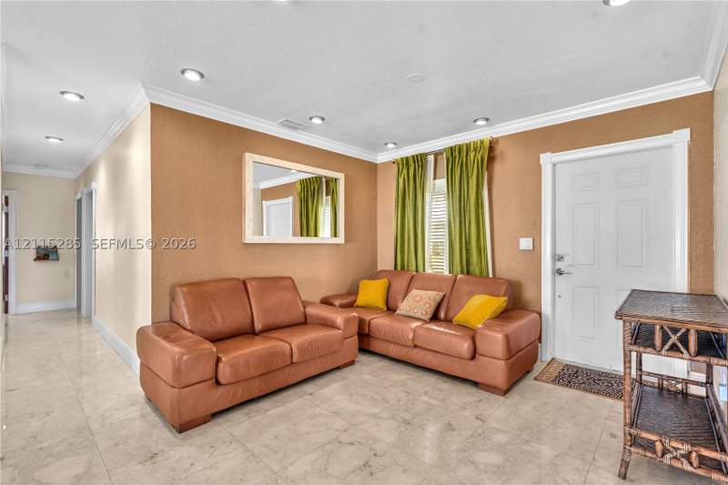 3 bedroom SingleFamilyResidence at 14221 Carver Dr, Richmond Heights, Miami — photo 5