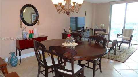 5701 Collins Ave 607, Miami Beach FL - photo 7 of 35