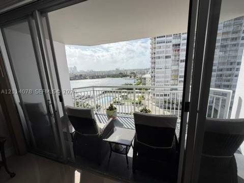 18061 Biscayne Blvd 904, Aventura FL - photo 9 of 42
