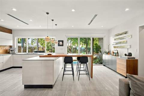 3035 SW 20th St, Miami FL - photo 9 of 30