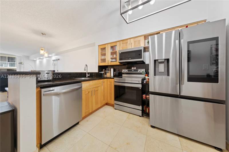 2 bedroom Condominium at 5091 NW 7th St 311, Blue Lagoon Condo, Miami — photo 4