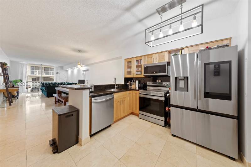 2 bedroom Condominium at 5091 NW 7th St 311, Blue Lagoon Condo, Miami — photo 5