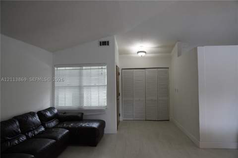10224 SW 139th Pl, Miami FL - photo 8 of 48