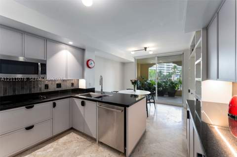 765 Crandon Blvd 311, Key Biscayne FL - photo 12 of 37