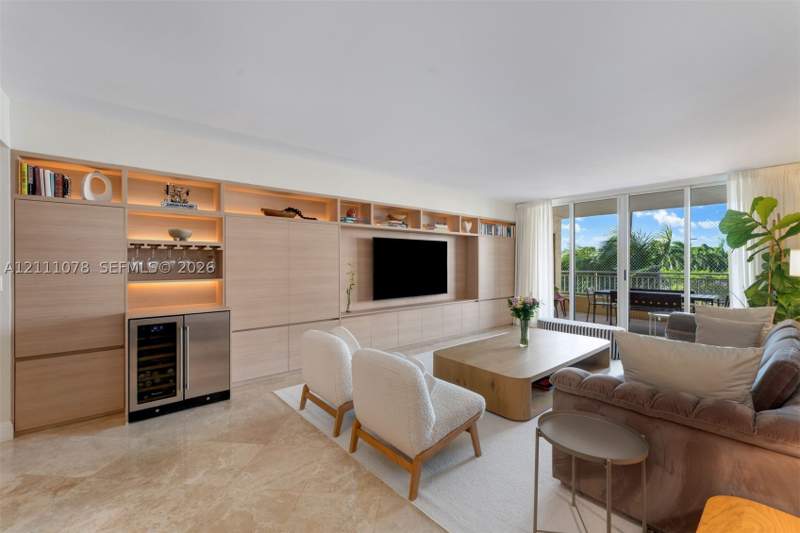 3 bedroom Condominium at 765 Crandon Blvd 311, Lake Tower Condo, Key Biscayne — photo 3